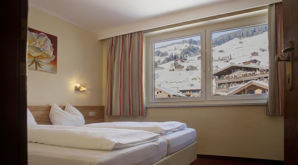 Aparthotel Dorfplatzl Garni Тукс Екстер'єр фото