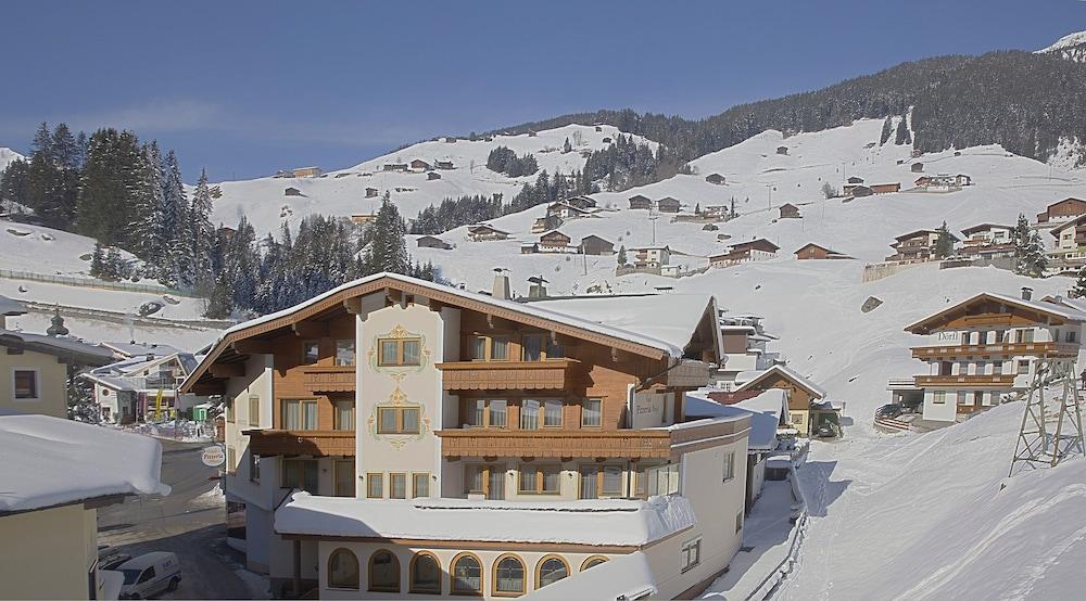 Aparthotel Dorfplatzl Garni Тукс Екстер'єр фото