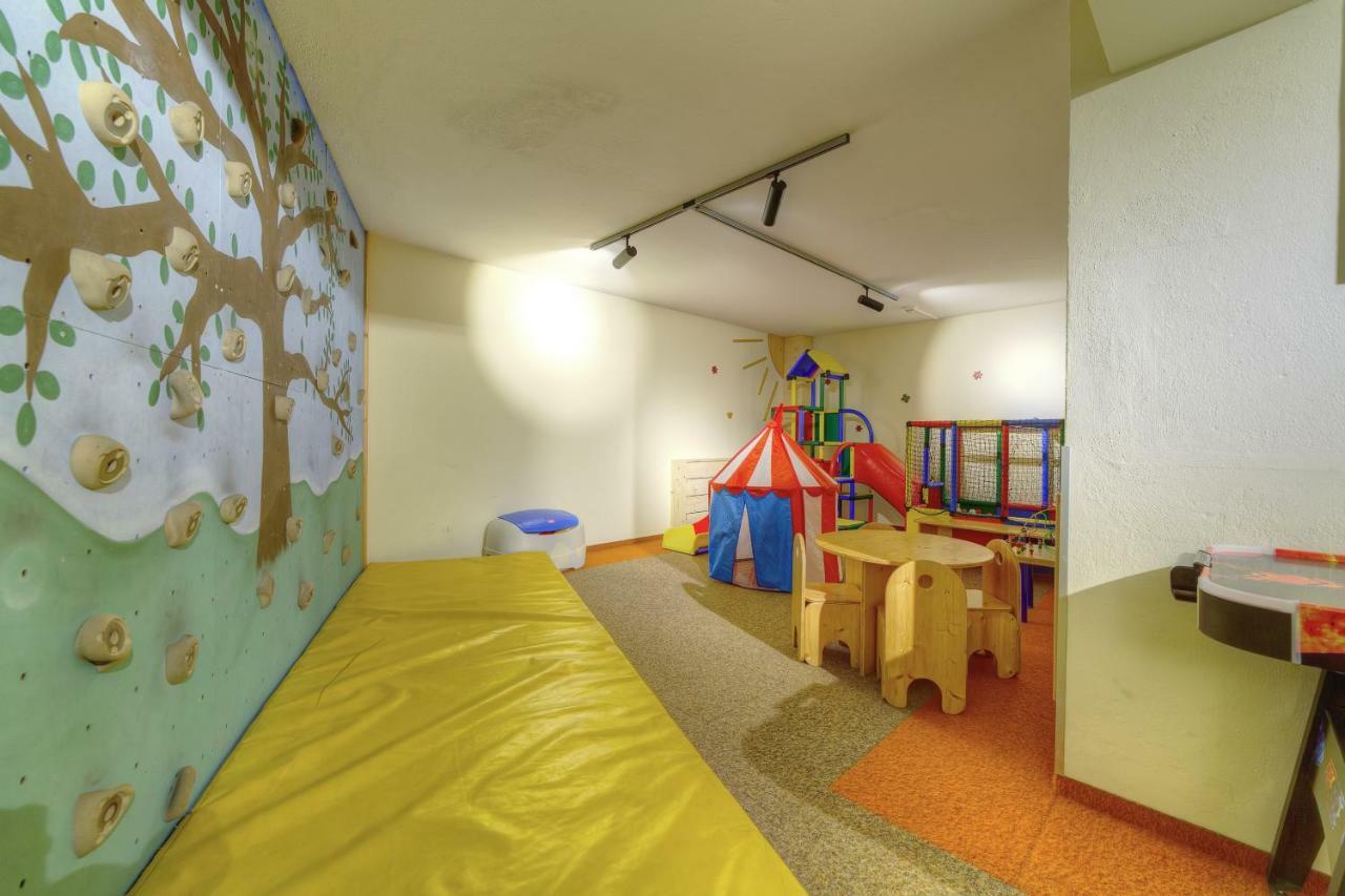 Aparthotel Dorfplatzl Garni Тукс Екстер'єр фото
